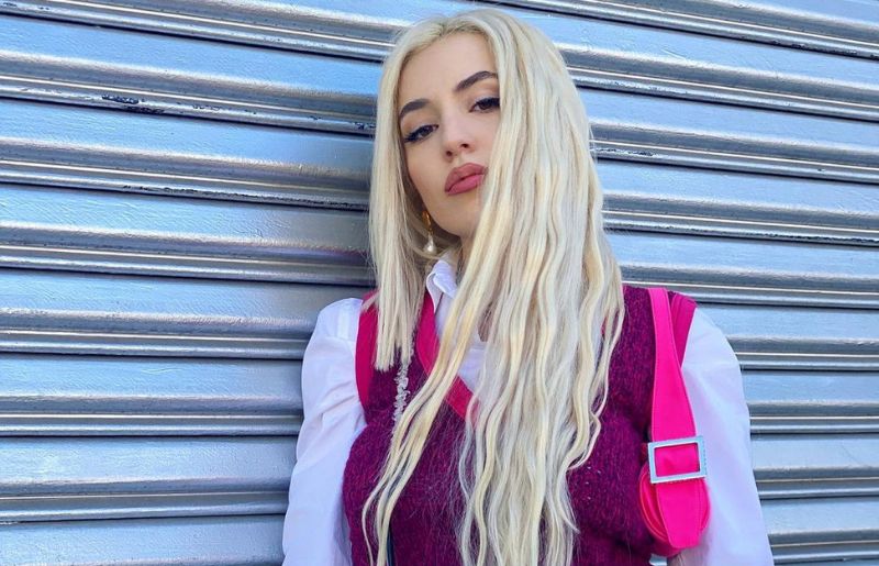 Ava Max class is in session