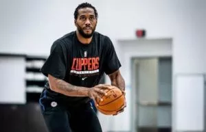 Leonard @ Kawhi’s new christmas NB shoes