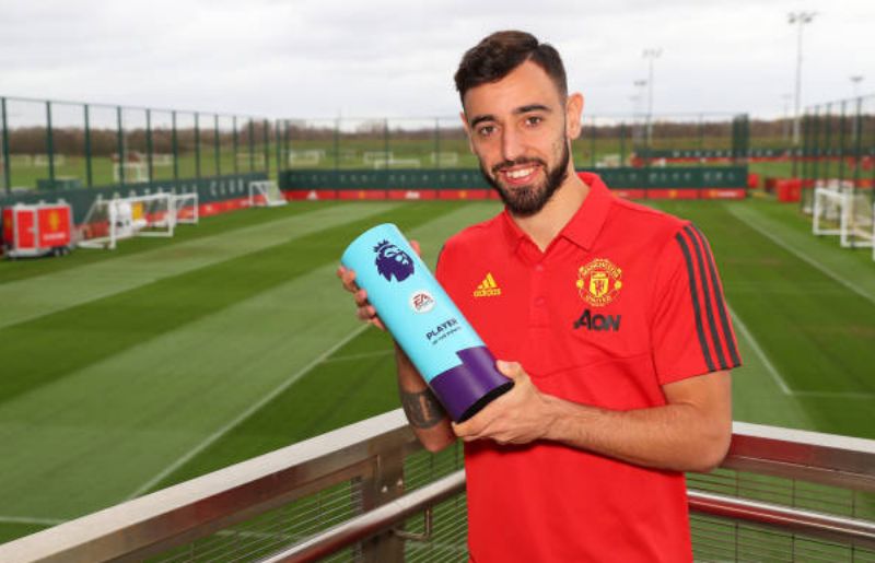 Bruno Fernandes s Presented with the Premier League
