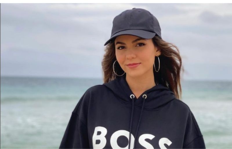 Victoria Justice Paid partnership with 
boss